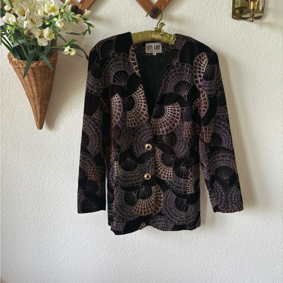 IMAN Elegant Black and Gold Blazer - Picture 1 of 4